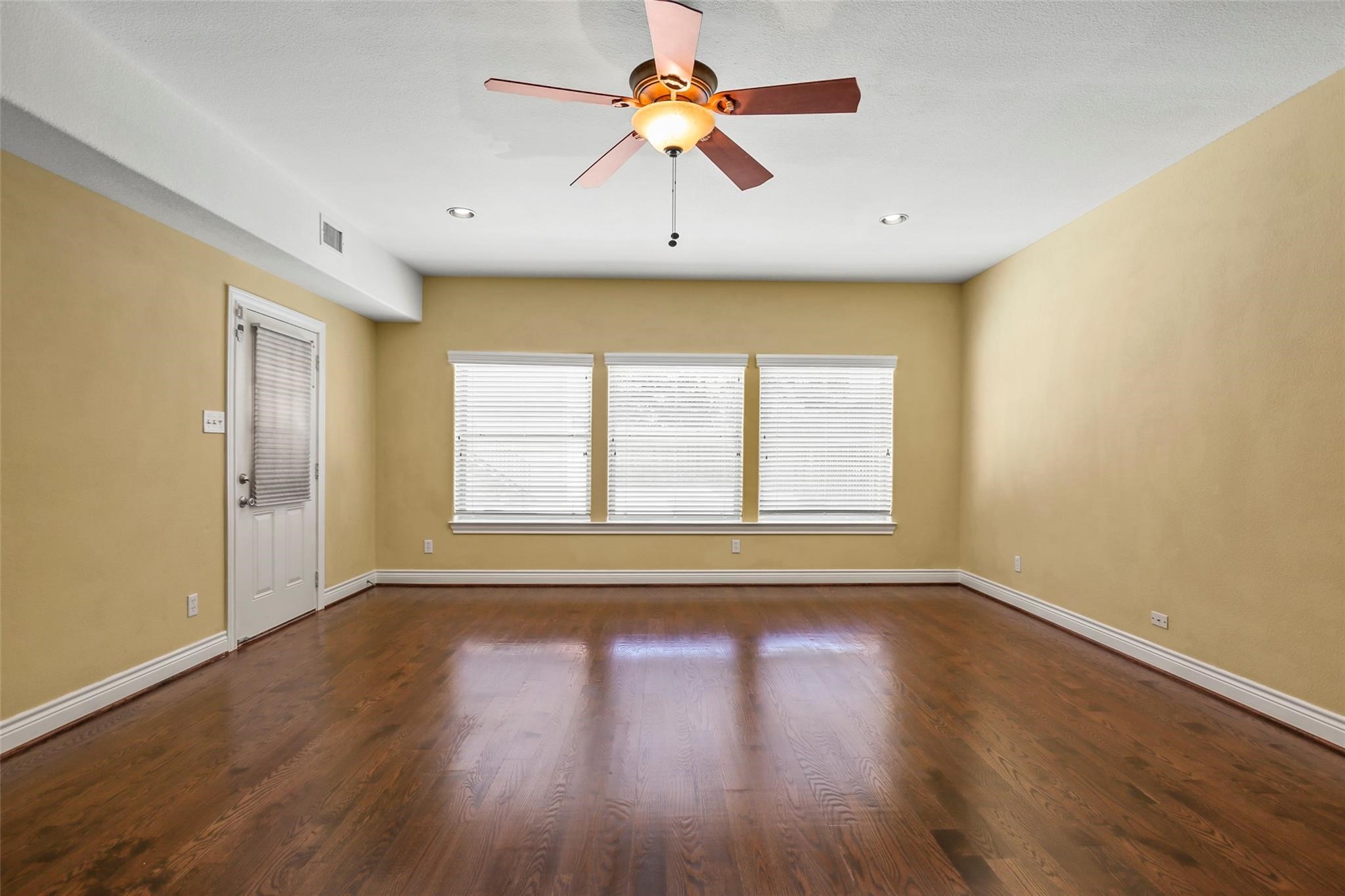 6149 Vickery Boulevard 1st Floor