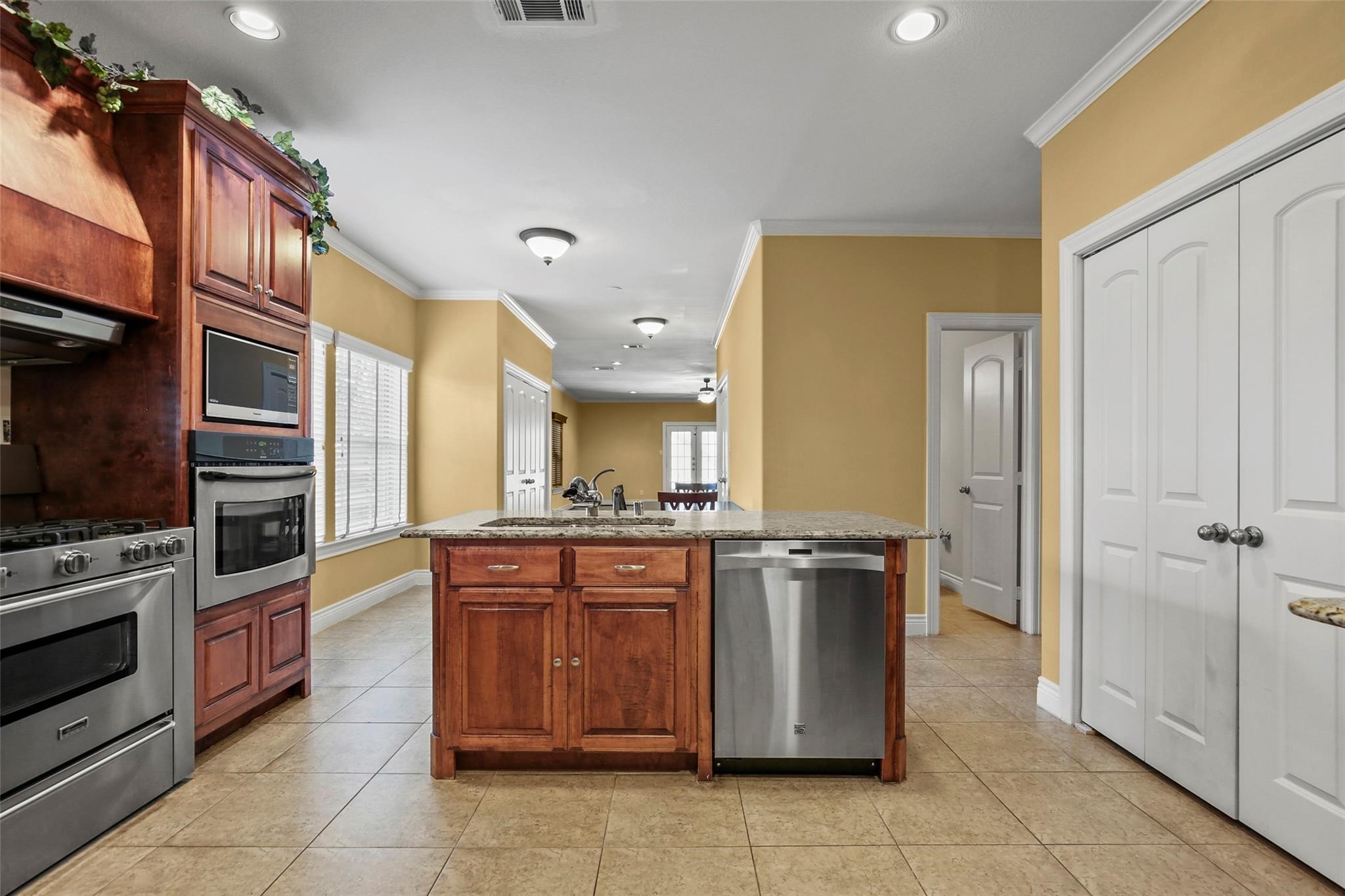 6149 Vickery Boulevard 1st Floor
