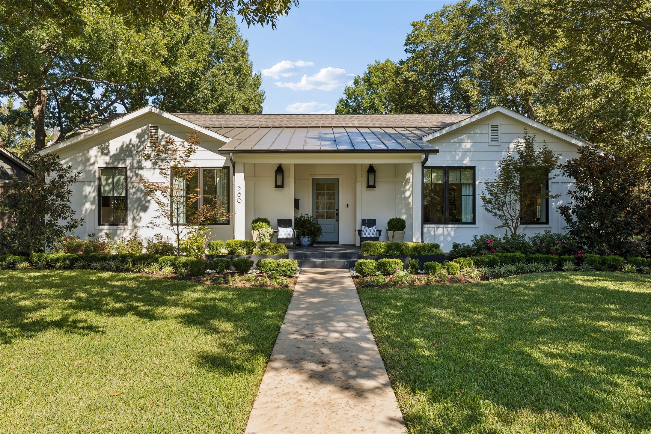 560 Northlake Drive