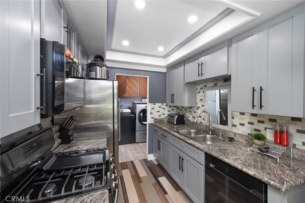 20327 Flower Gate Lane 23