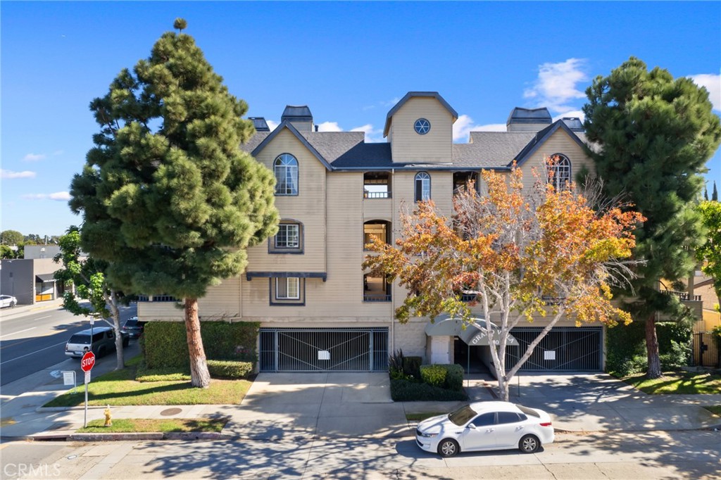 680 Grand Avenue 203