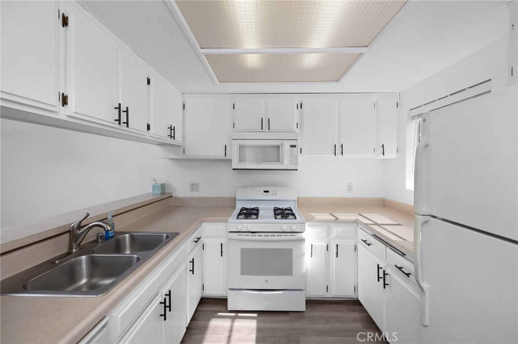 680 Grand Avenue 203