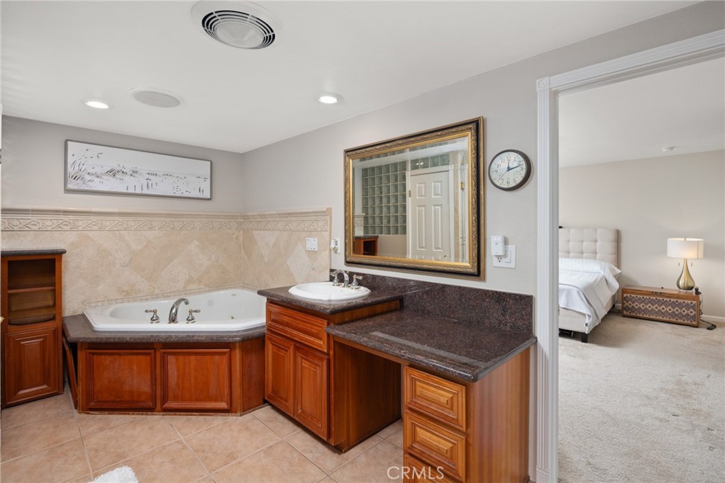 1468 Kensington Drive