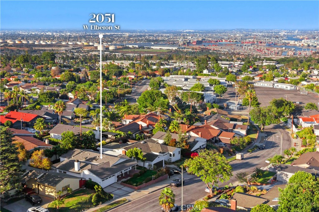 2051 W Elberon