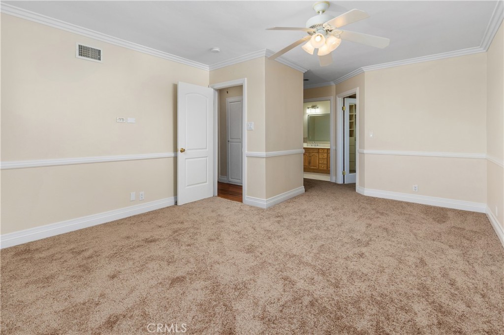 2051 W Elberon