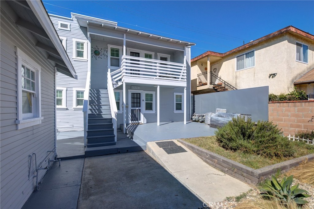 1715 S Cabrillo Avenue