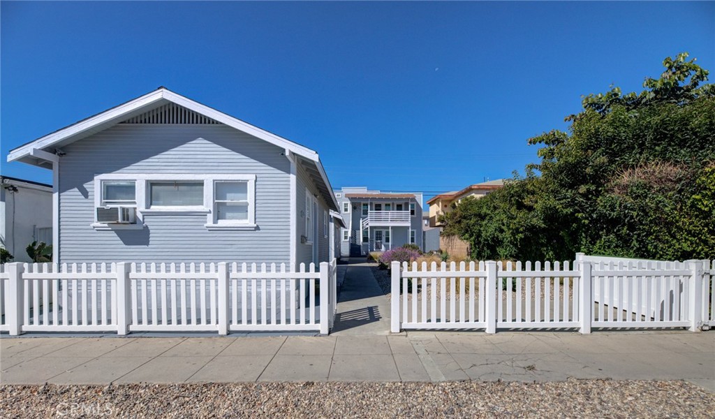 1715 S Cabrillo Avenue