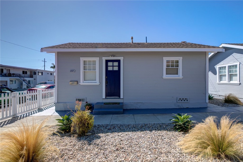 1715 S Cabrillo Avenue