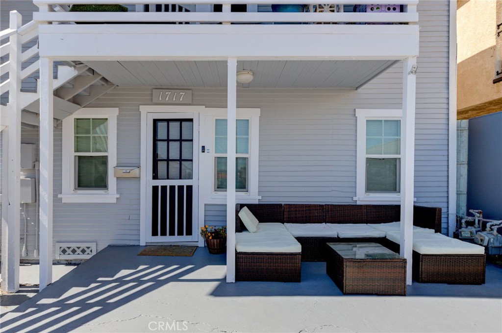 1715 S Cabrillo Avenue