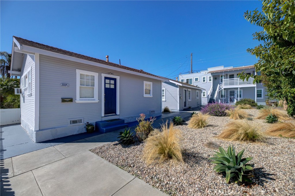 1715 S Cabrillo Avenue