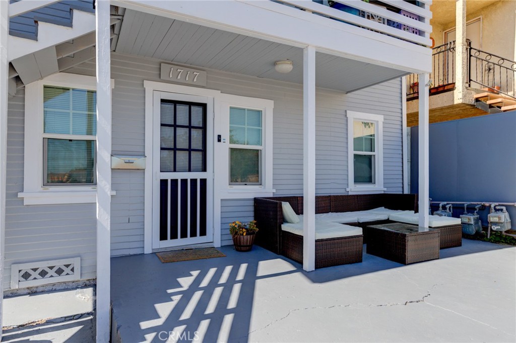 1715 S Cabrillo Avenue