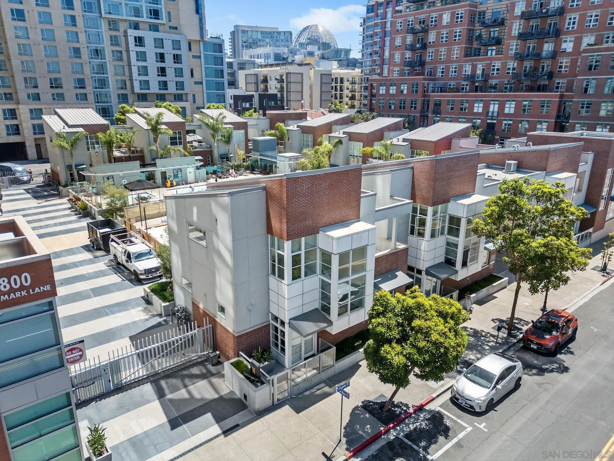 531 8th Ave Unit Th114