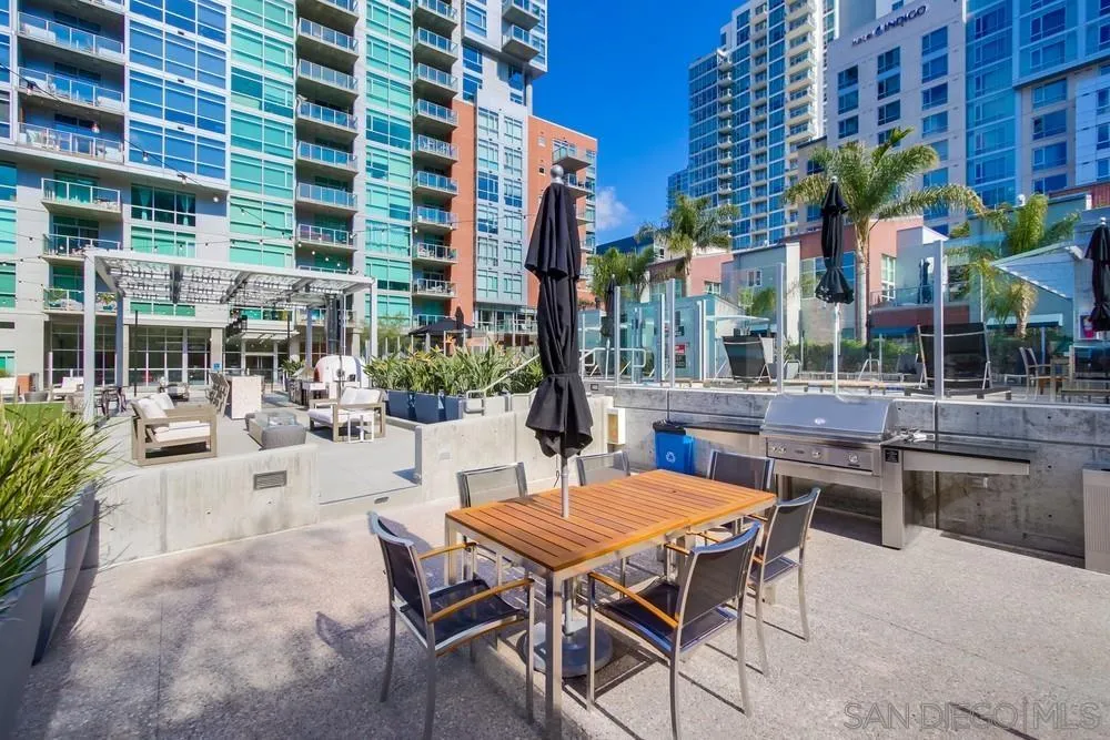 531 8th Ave Unit Th114