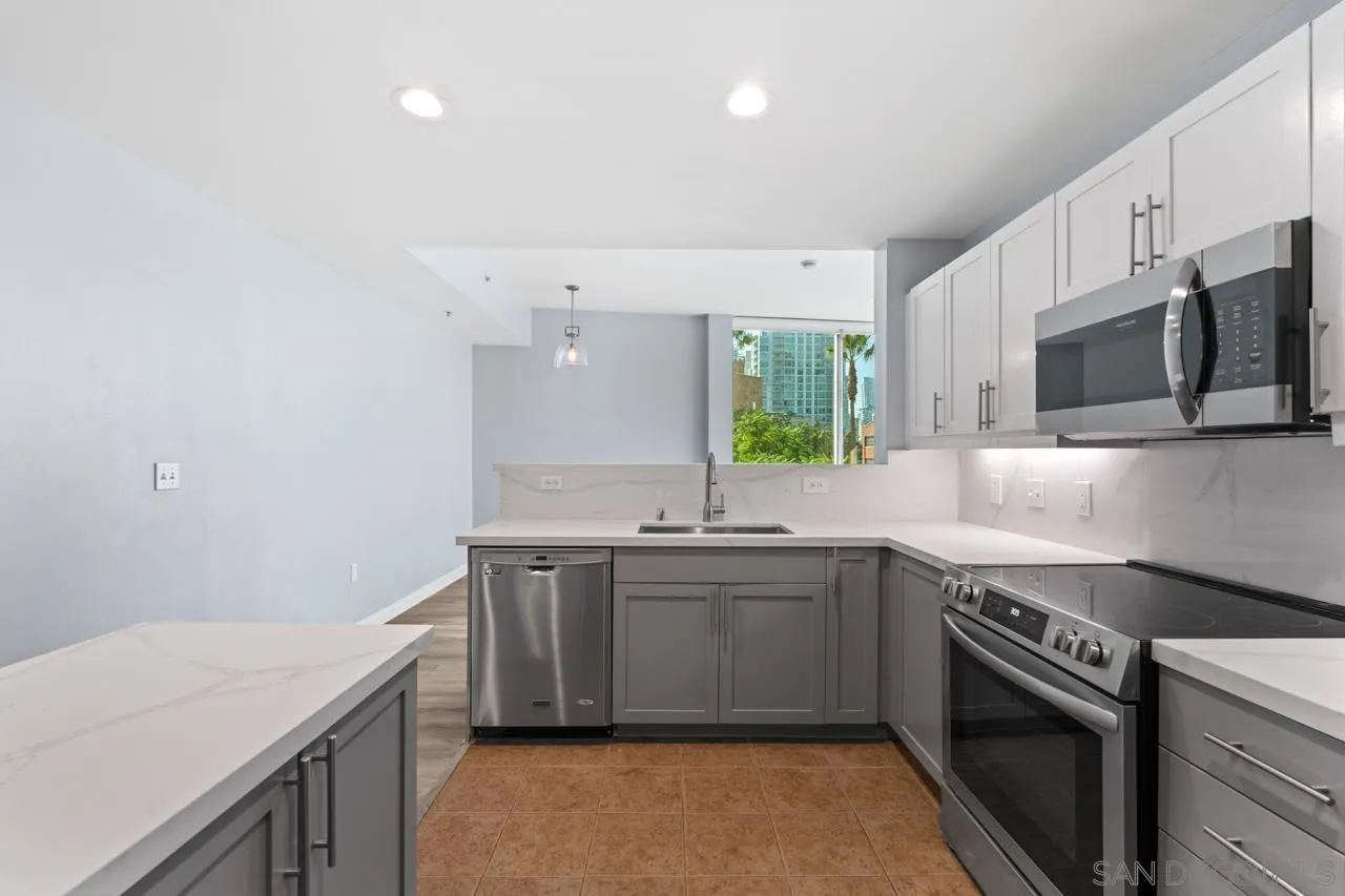 253 10th Ave Unit 321