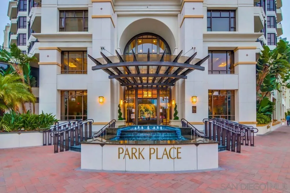 700 W Harbor Unit 1204