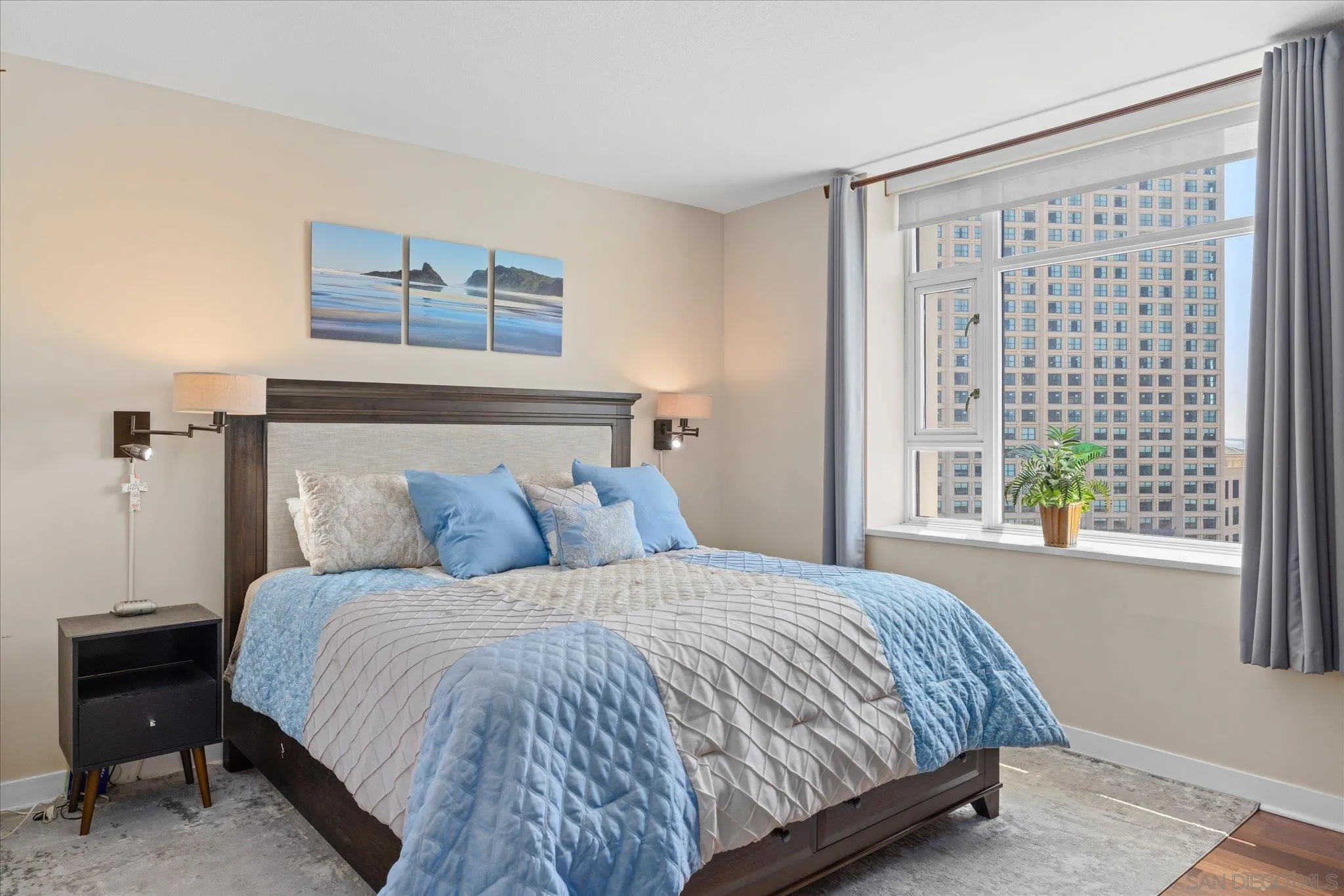 700 W Harbor Unit 1204