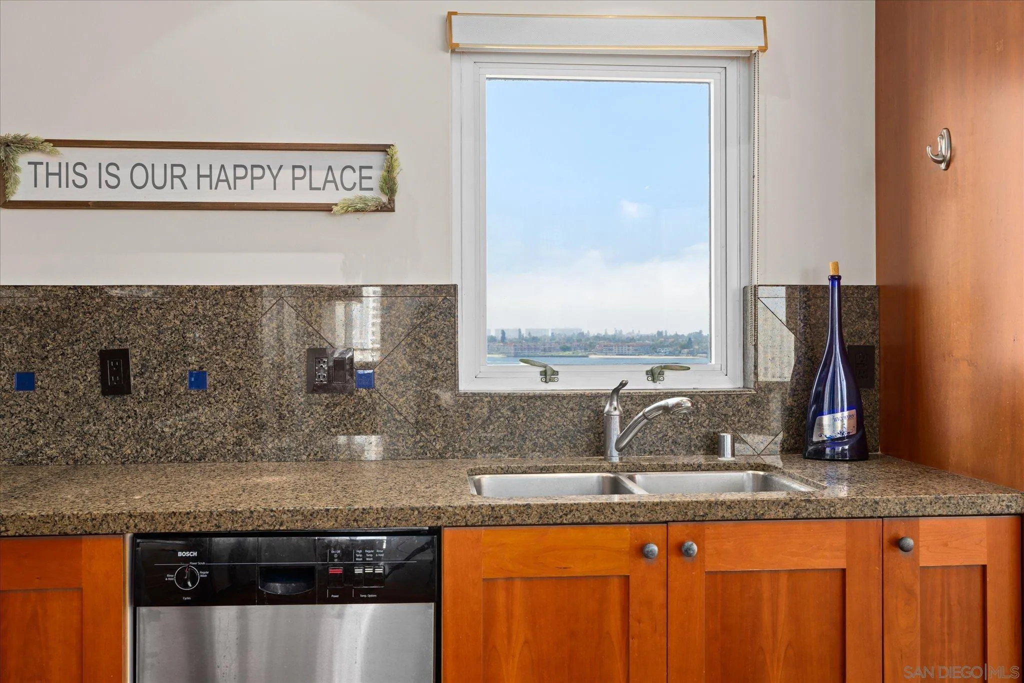 700 W Harbor Unit 1204