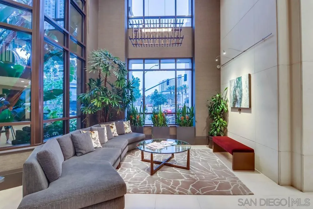 700 W Harbor Unit 1204