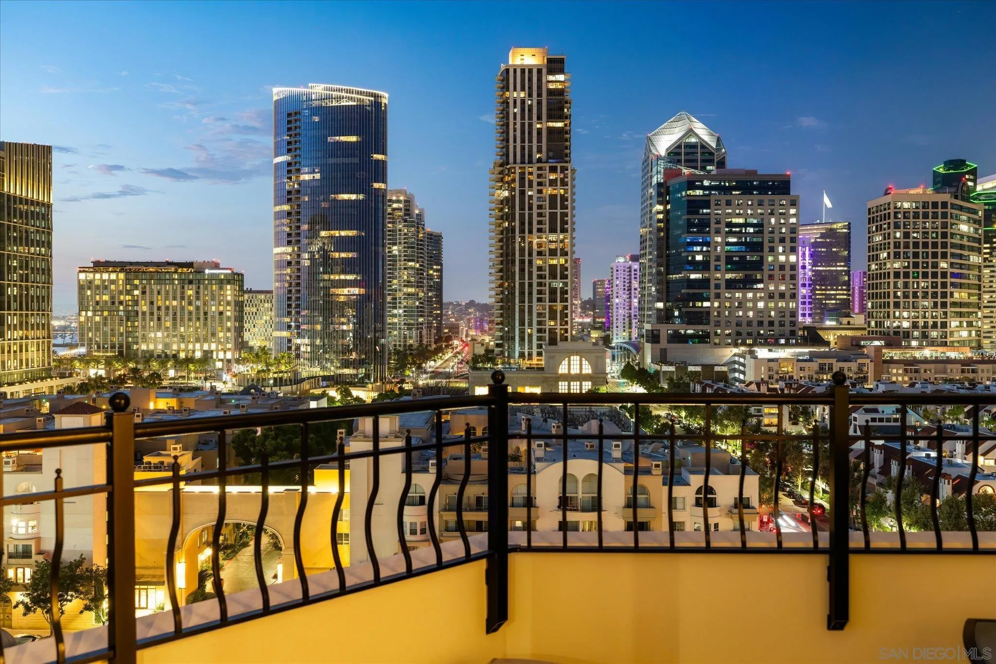 700 W Harbor Unit 1204