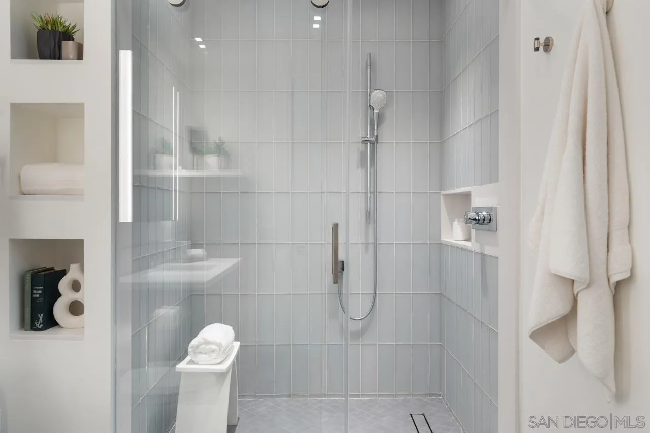 1025 Island Ave Unit 402