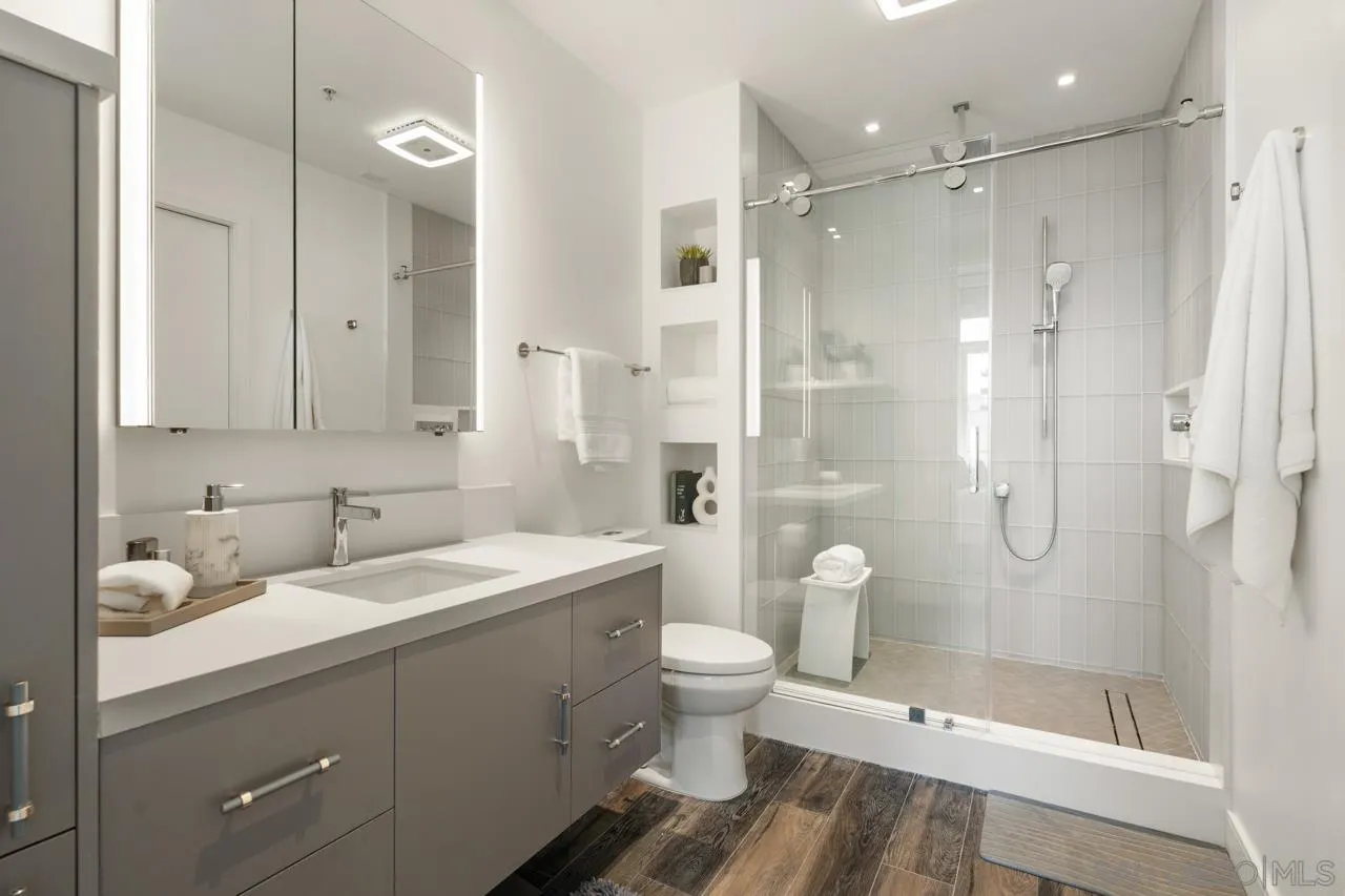 1025 Island Ave Unit 402