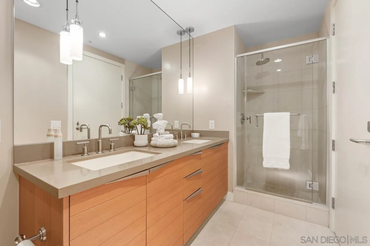 1325 Pacific Hwy Unit 706