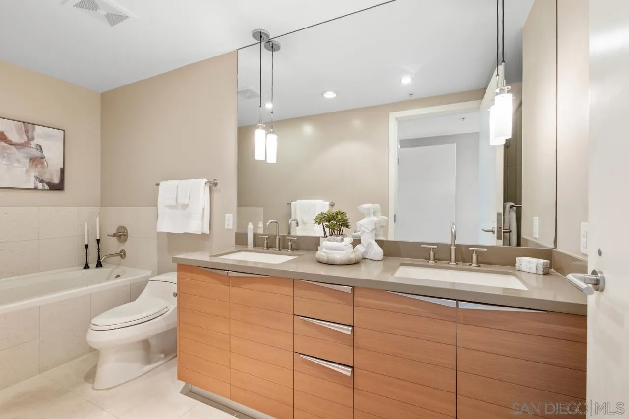 1325 Pacific Hwy Unit 706