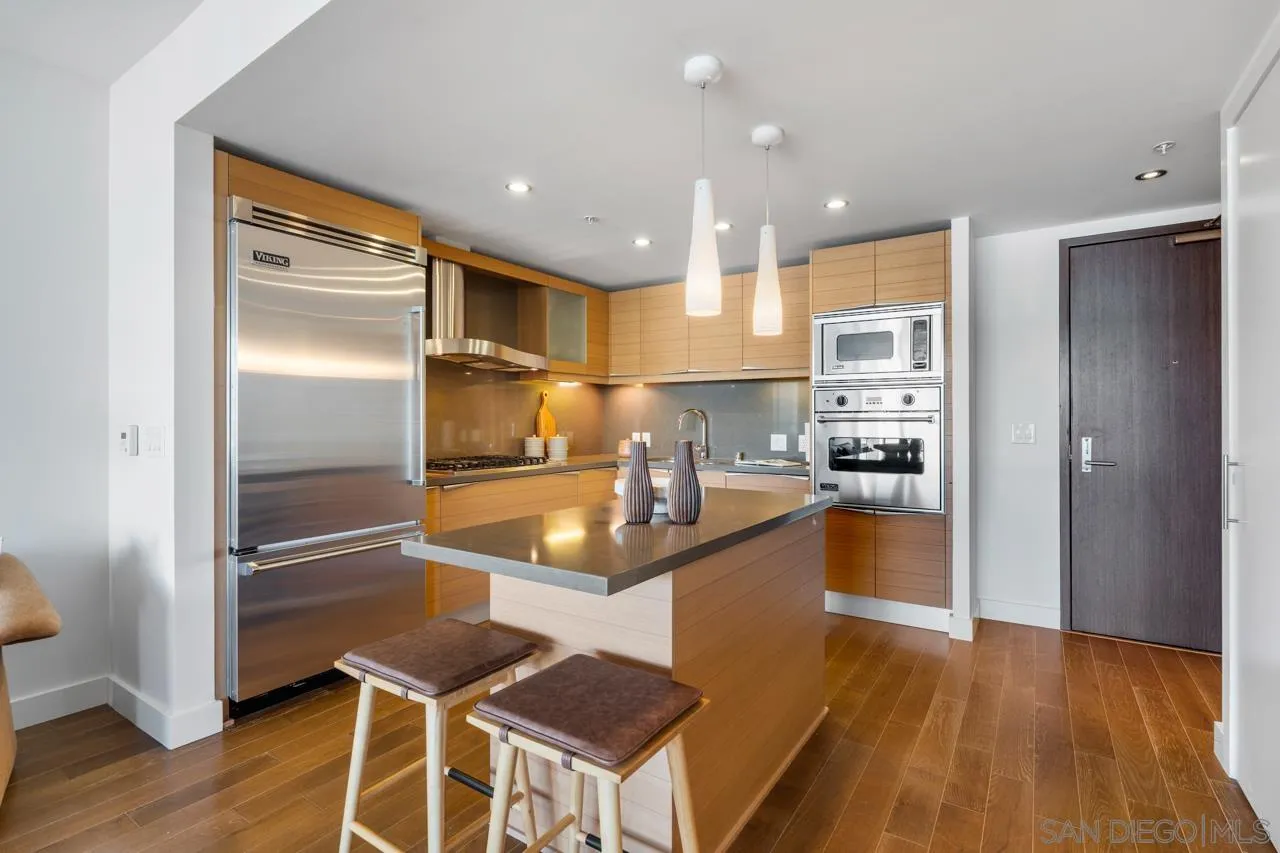 1325 Pacific Hwy Unit 706