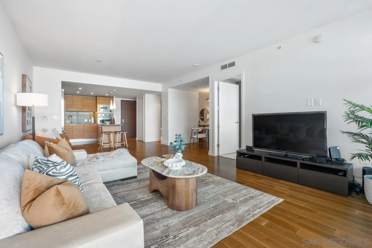 1325 Pacific Hwy Unit 706