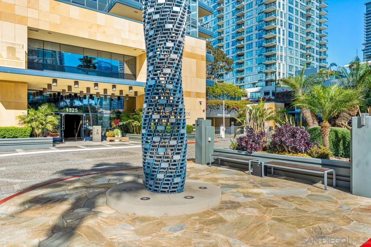 1325 Pacific Hwy Unit 706