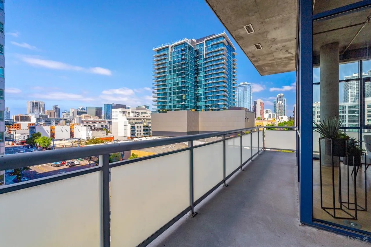 527 10th Ave Unit 503