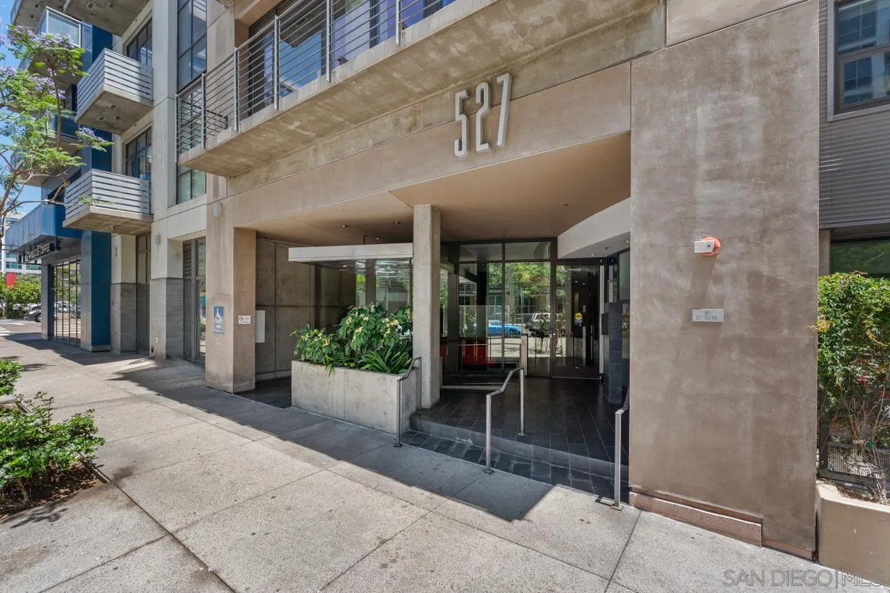 527 10th Ave Unit 503