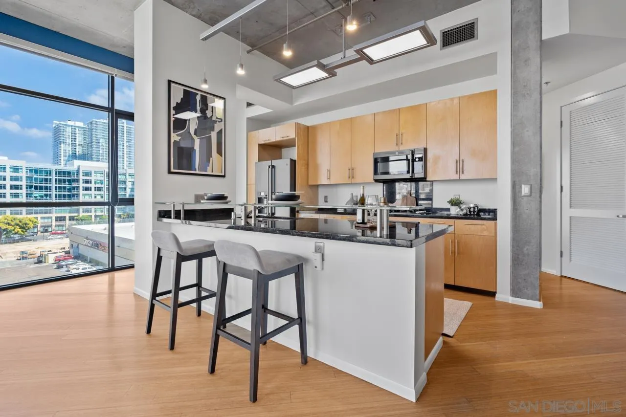 527 10th Ave Unit 503