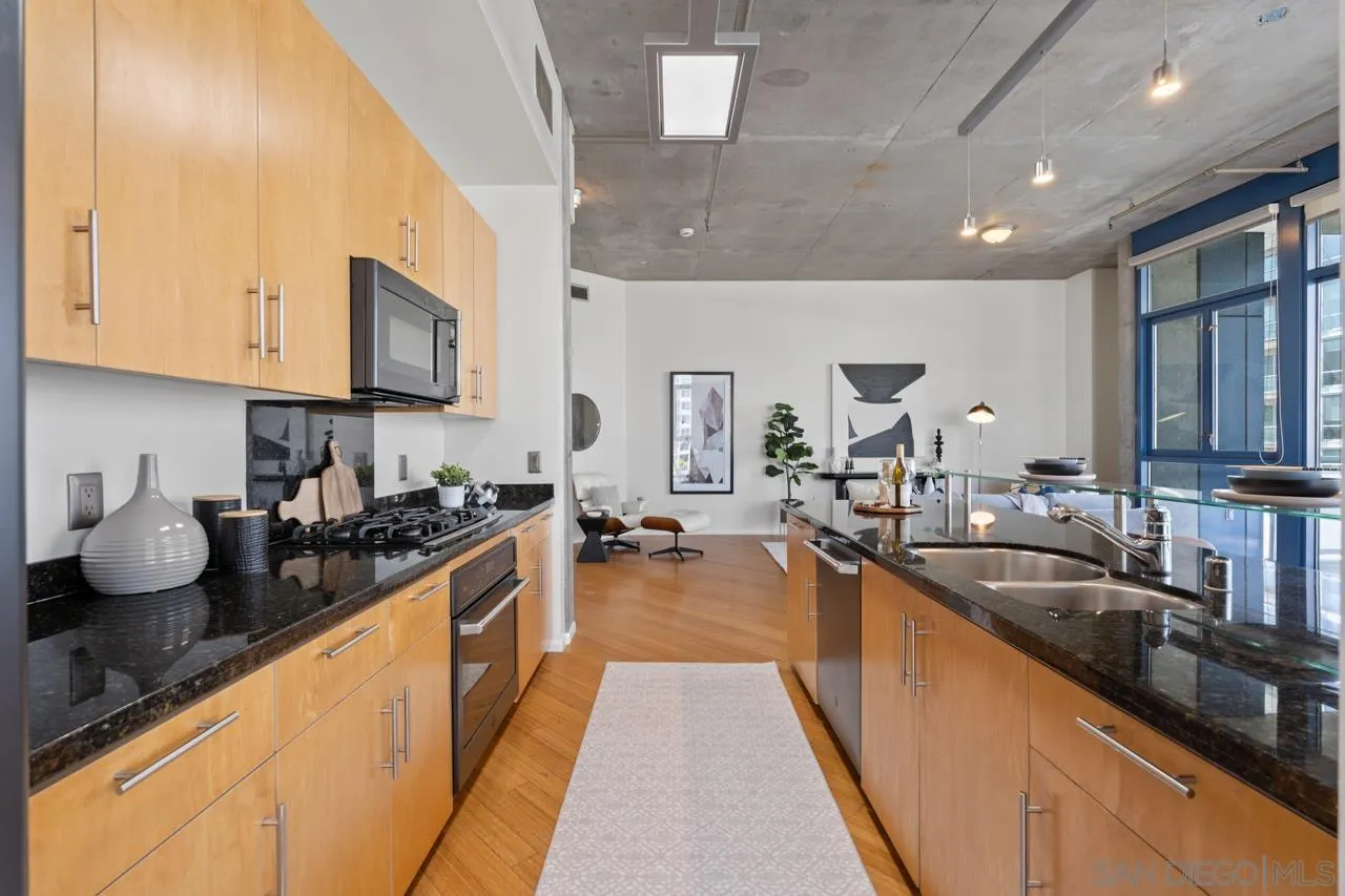 527 10th Ave Unit 503