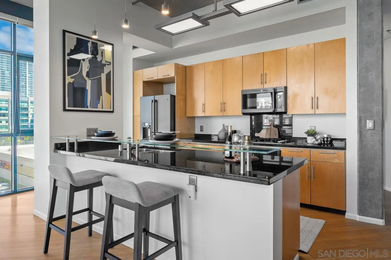 527 10th Ave Unit 503