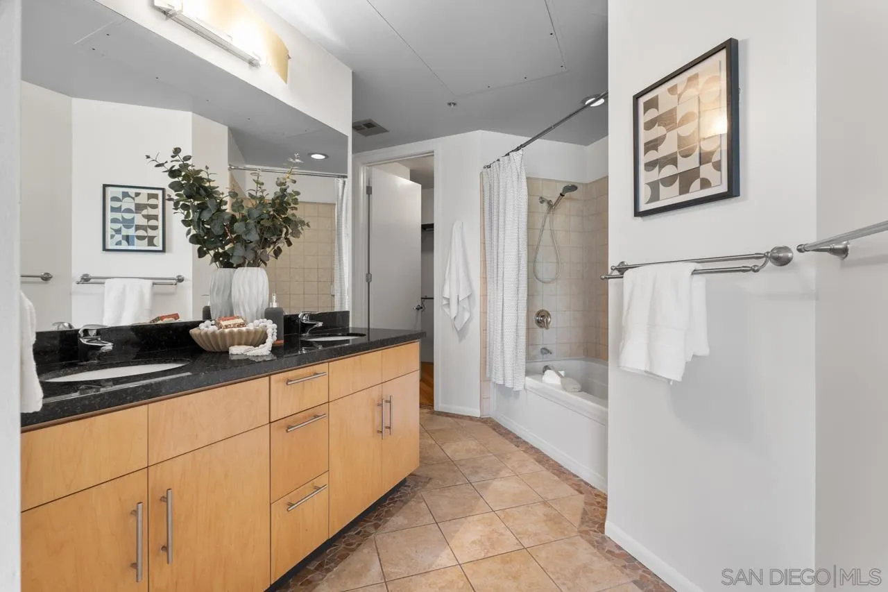 527 10th Ave Unit 503