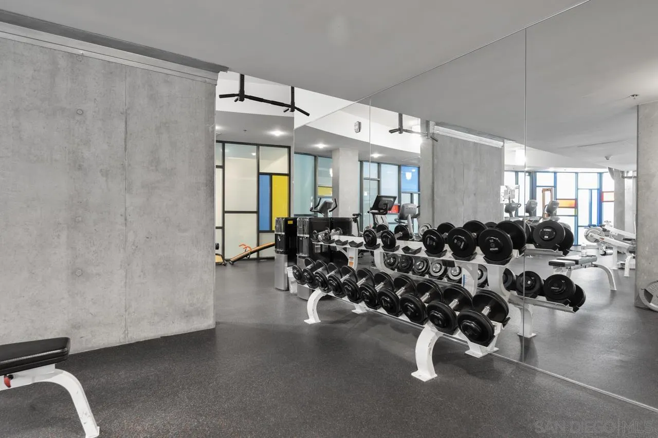 527 10th Ave Unit 503