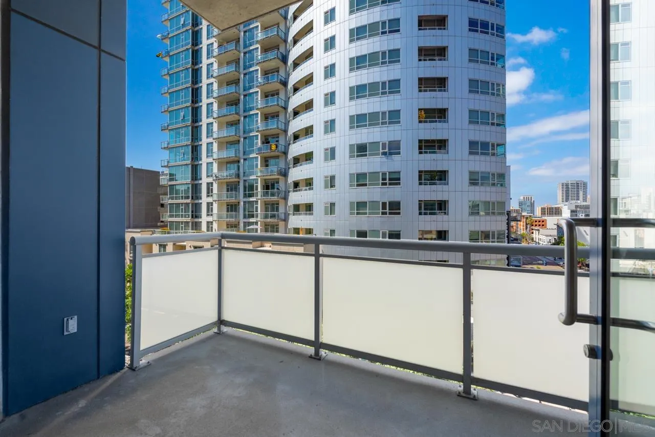 527 10th Ave Unit 503