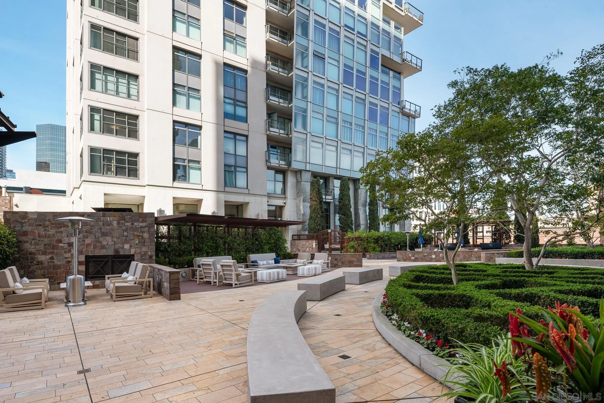 645 Front St Unit 606