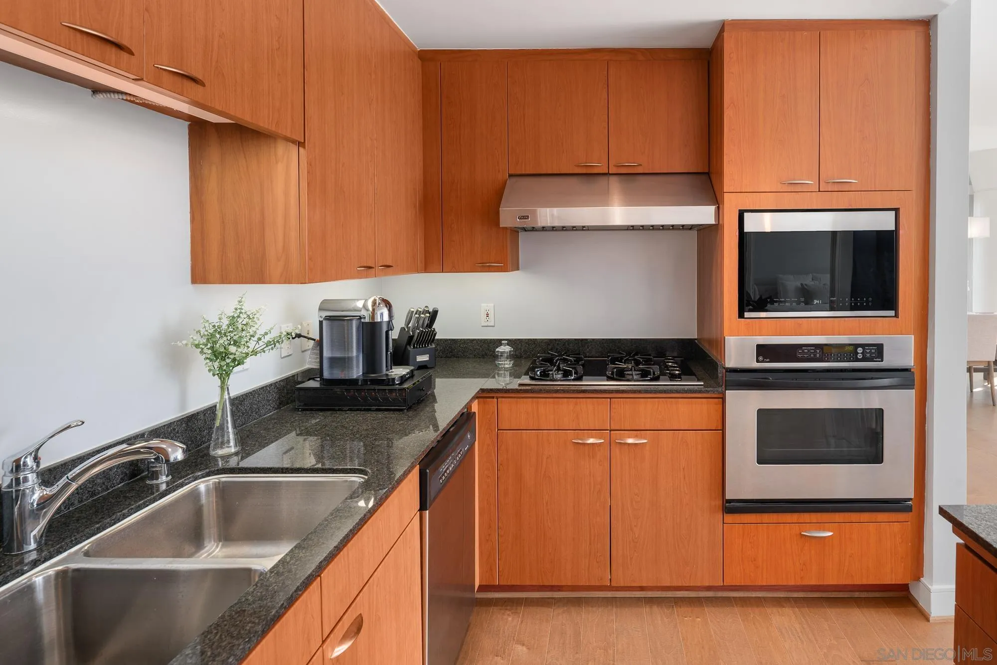 645 Front St Unit 606