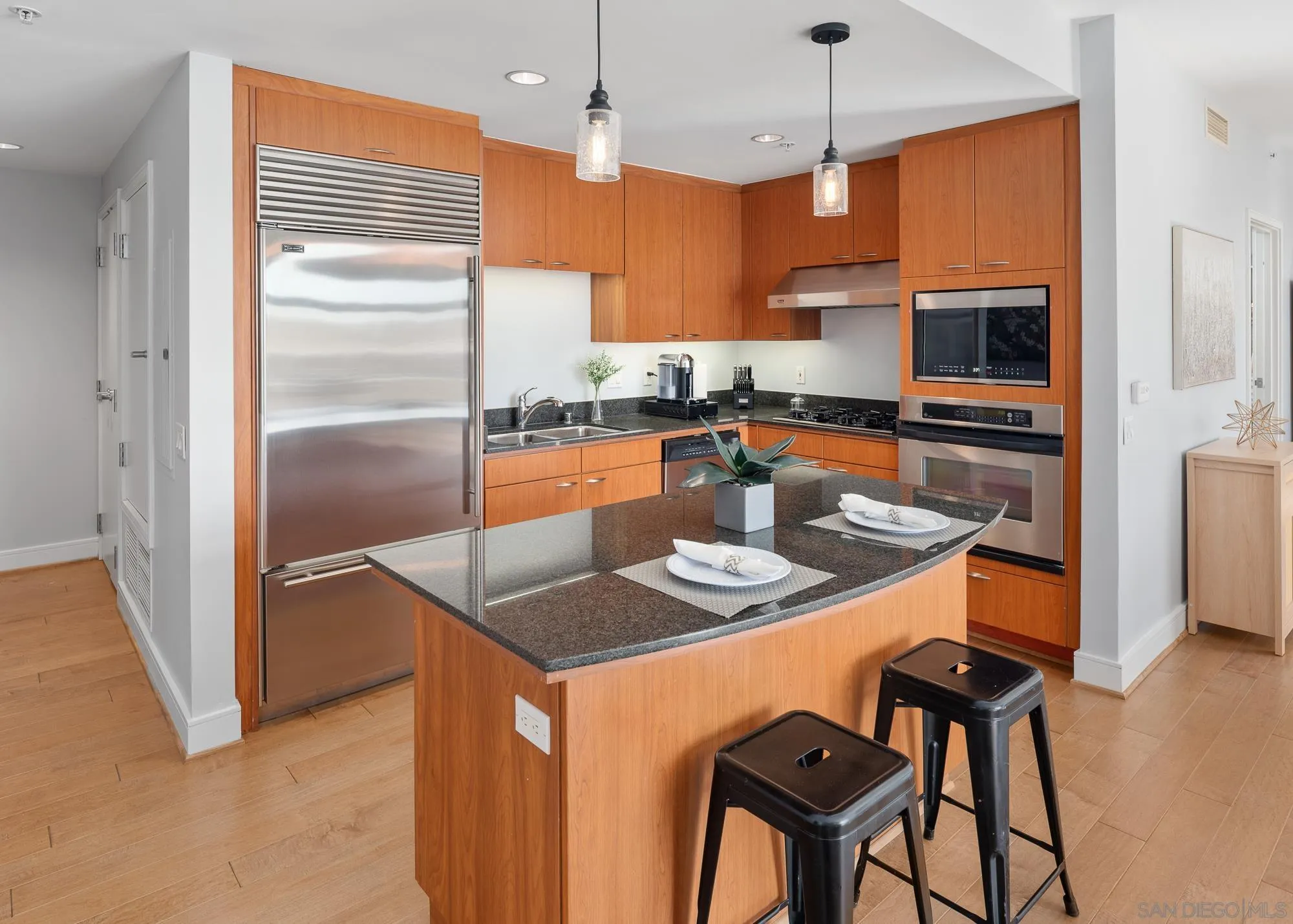 645 Front St Unit 606