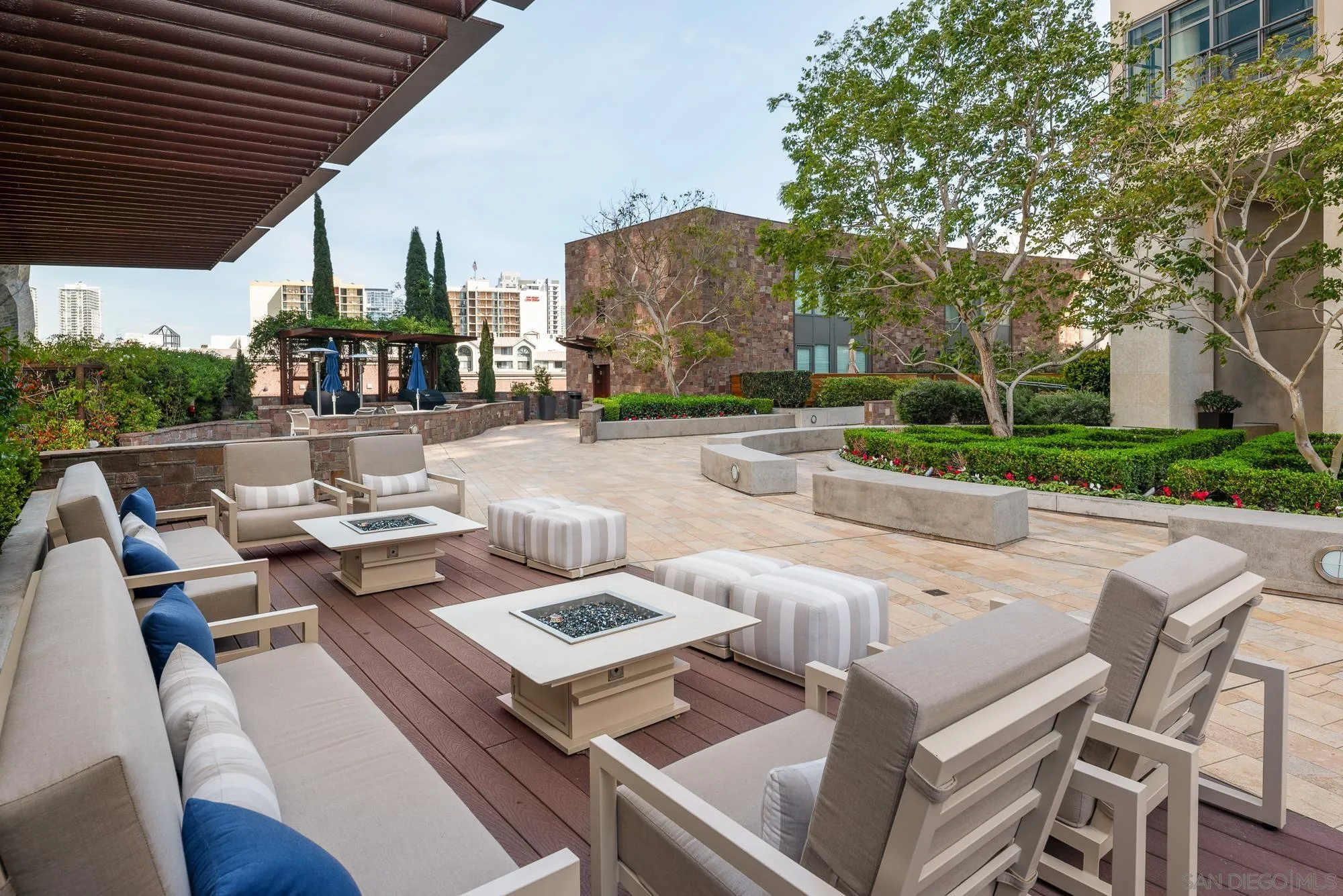 645 Front St Unit 606