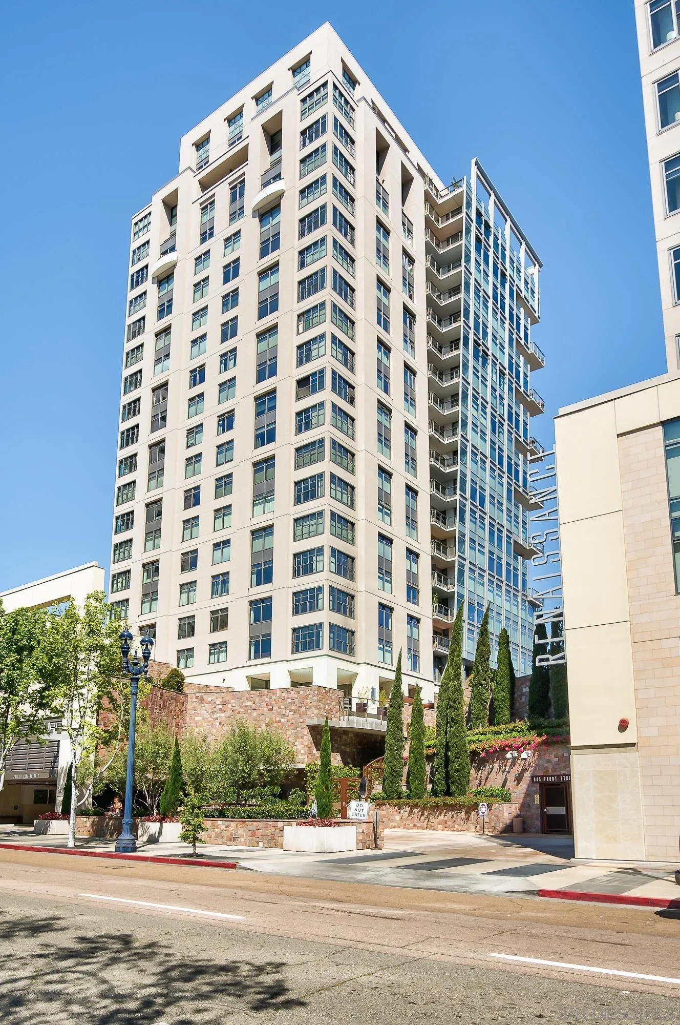 645 Front St Unit 606