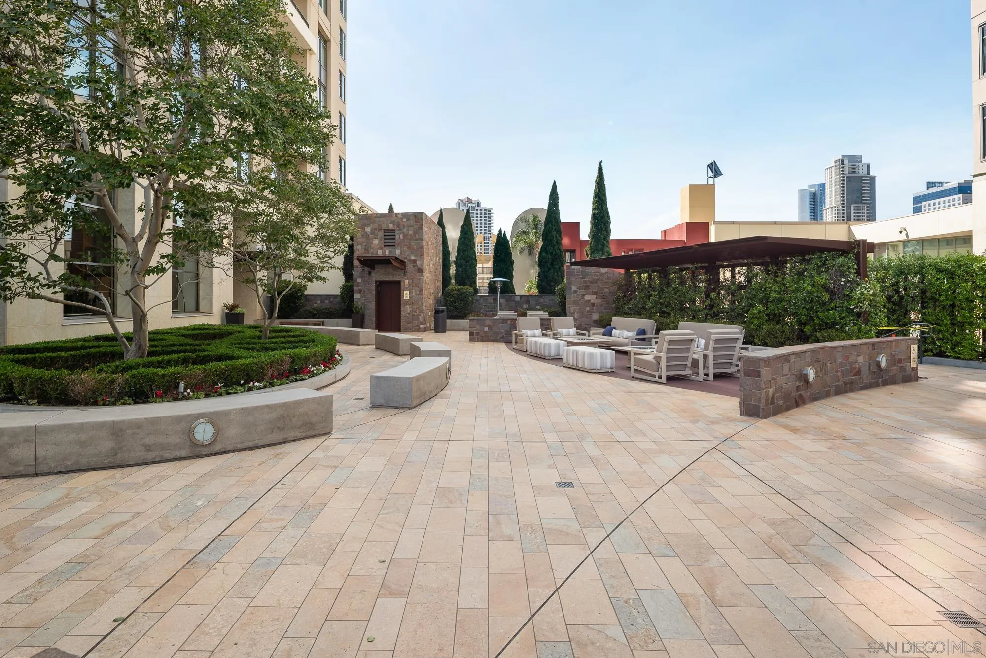 645 Front St Unit 606