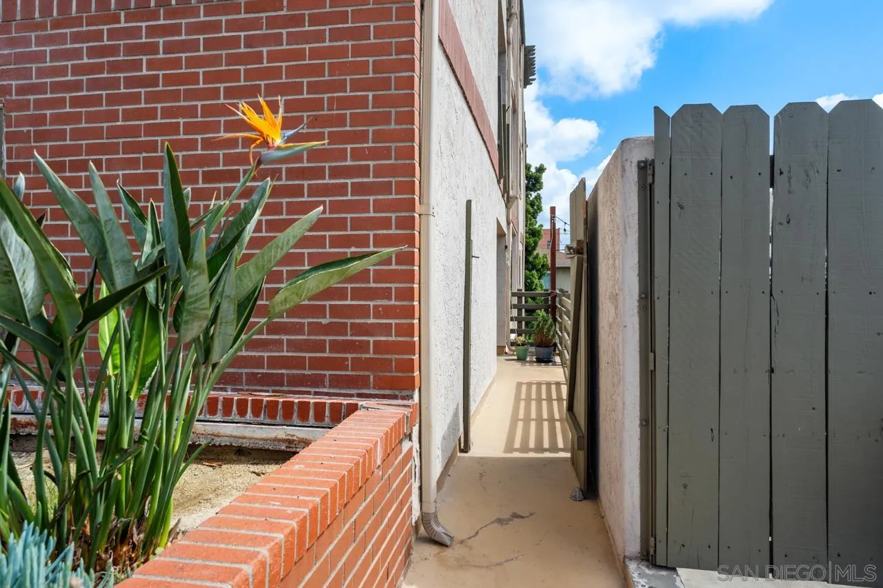 909 Sutter St Unit 105