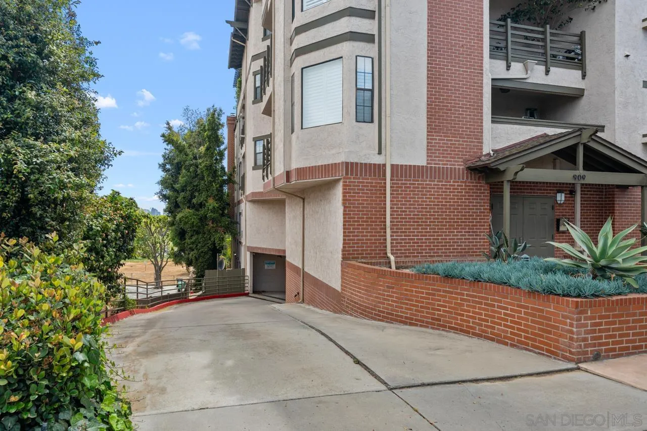 909 Sutter St Unit 105