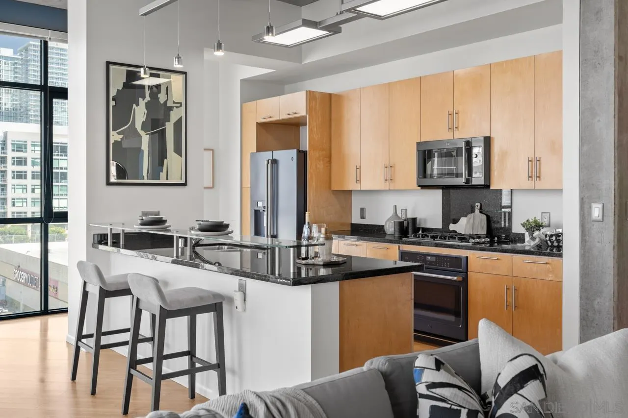 527 10th Ave Unit 503