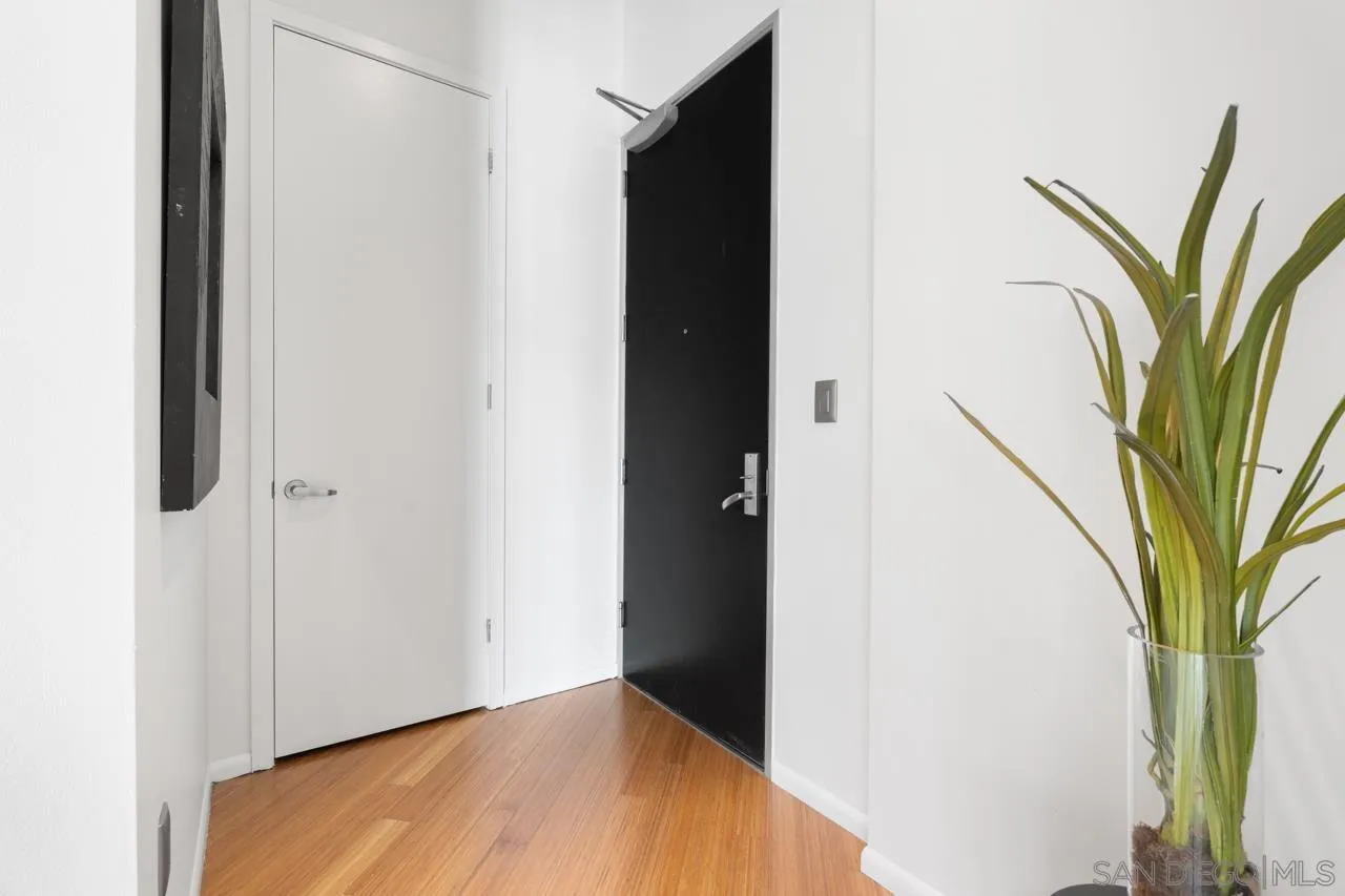 527 10th Ave Unit 503