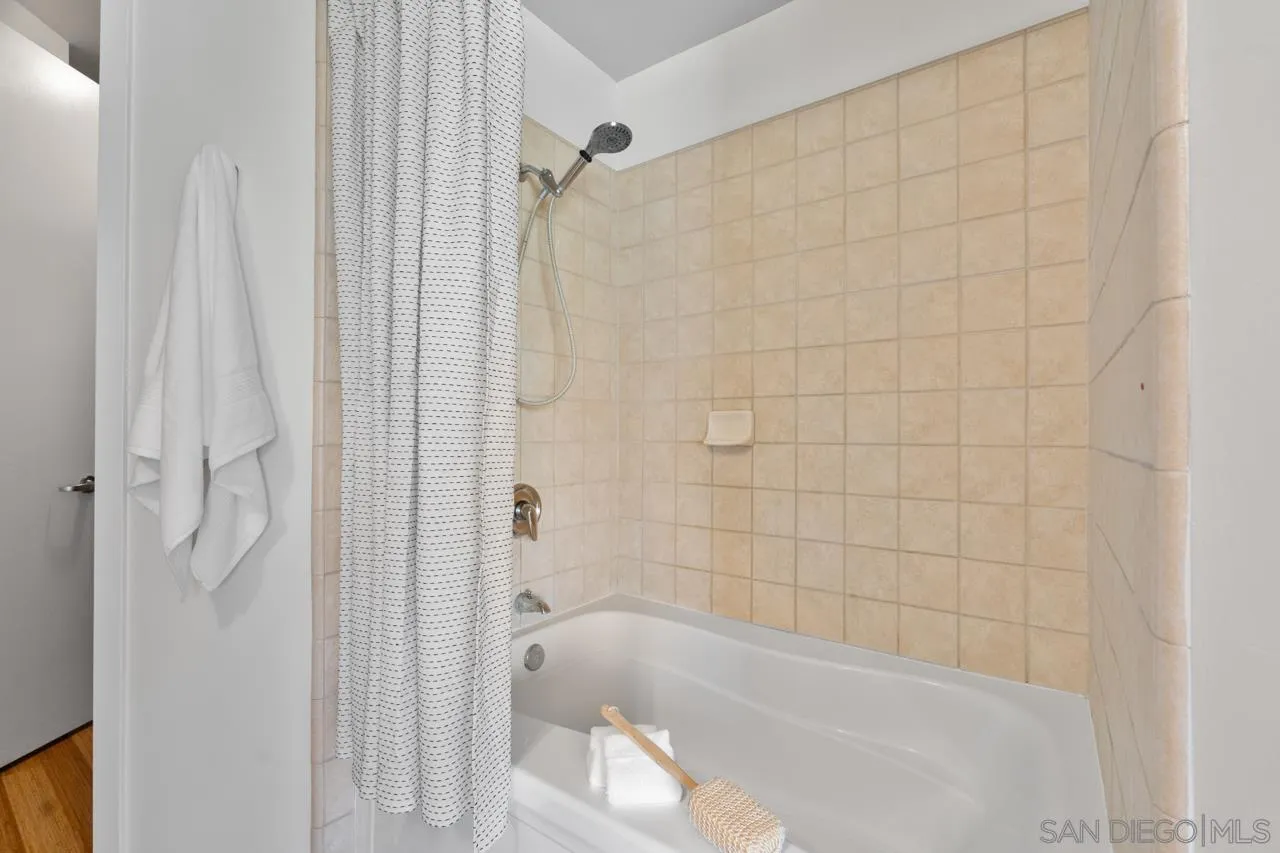 527 10th Ave Unit 503