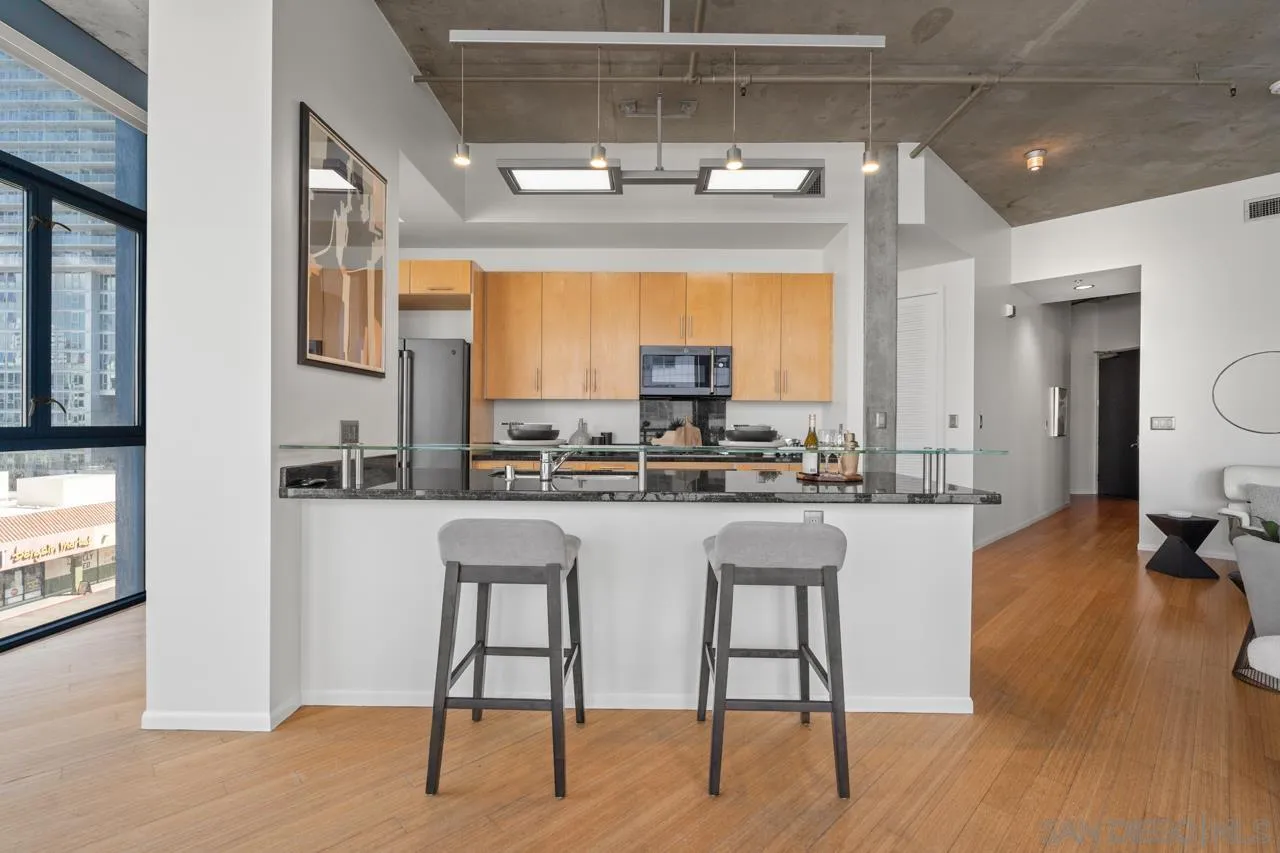 527 10th Ave Unit 503